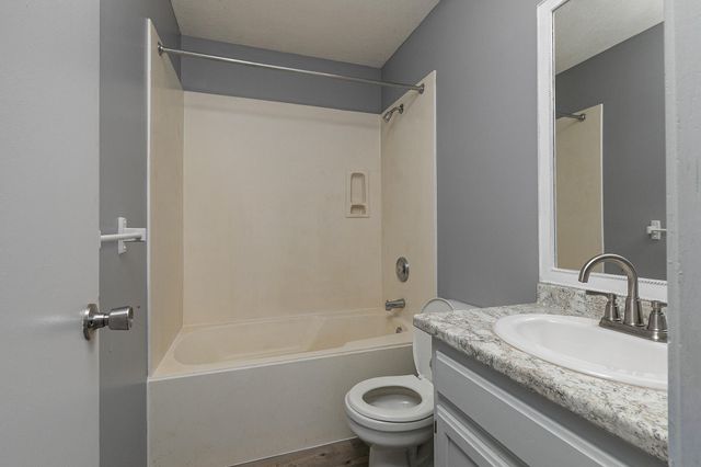 716 Daniel Lane, Willard, MO 65781