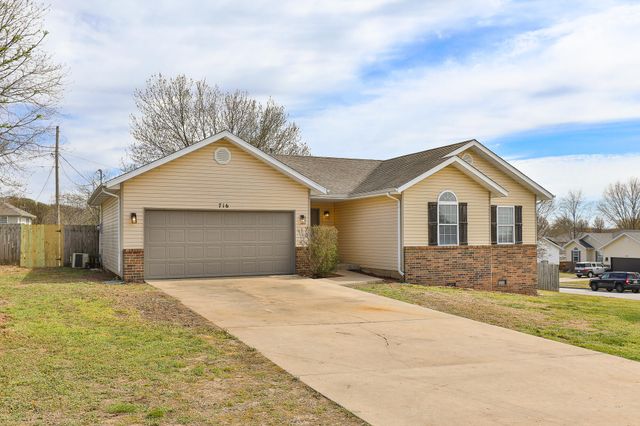 716 Daniel Lane, Willard, MO 65781