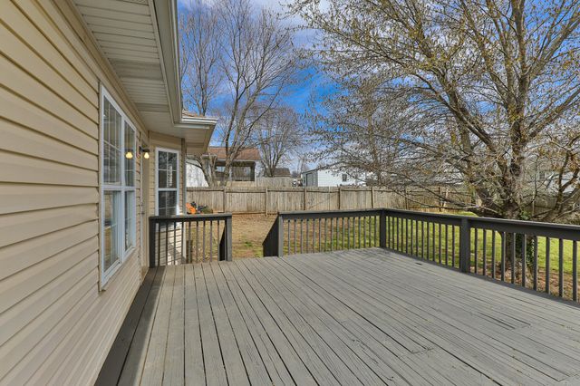 716 Daniel Lane, Willard, MO 65781