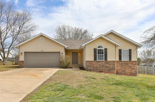 716 Daniel Lane, Willard, MO 65781