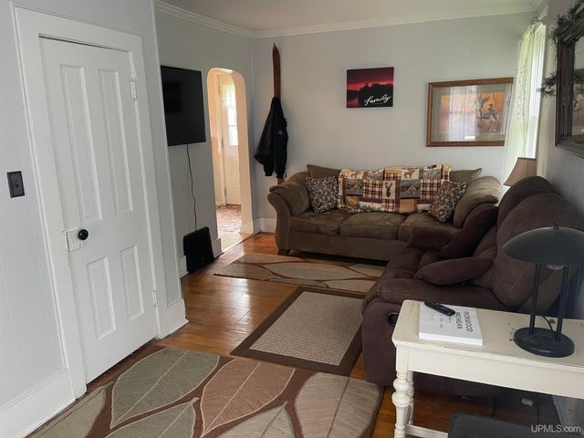 87 Wisconsin Avenue, Montreal, WI 54550