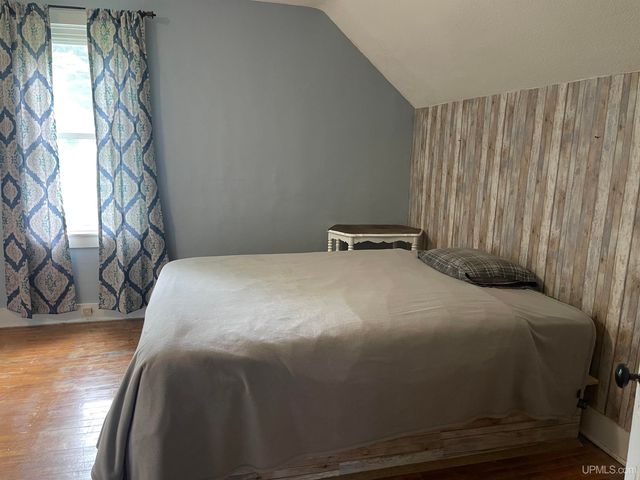 87 Wisconsin Avenue, Montreal, WI 54550