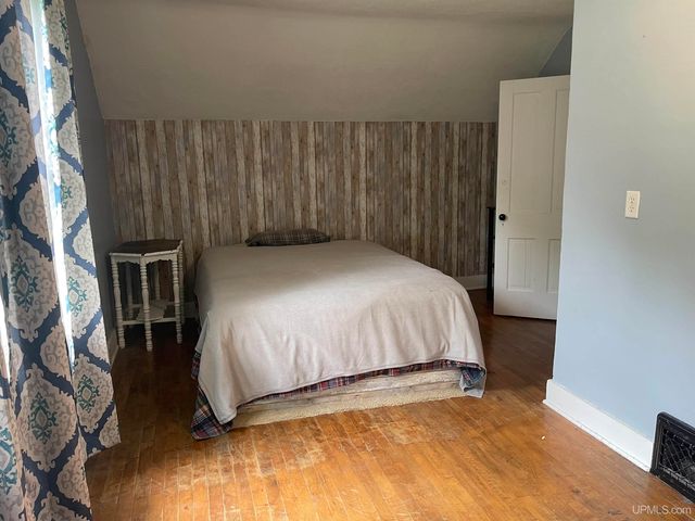 87 Wisconsin Avenue, Montreal, WI 54550