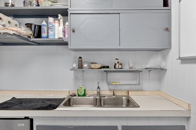 7045 Cooley Lake Road, West Bloomfield, MI 48324