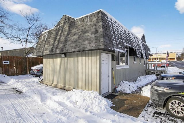 7045 Cooley Lake Road, West Bloomfield, MI 48324