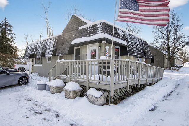 7045 Cooley Lake Road, West Bloomfield, MI 48324