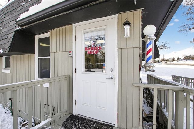 7045 Cooley Lake Road, West Bloomfield, MI 48324