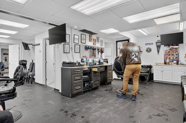 7045 Cooley Lake Road, West Bloomfield, MI 48324