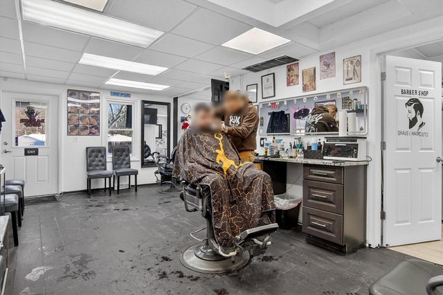 7045 Cooley Lake Road, West Bloomfield, MI 48324