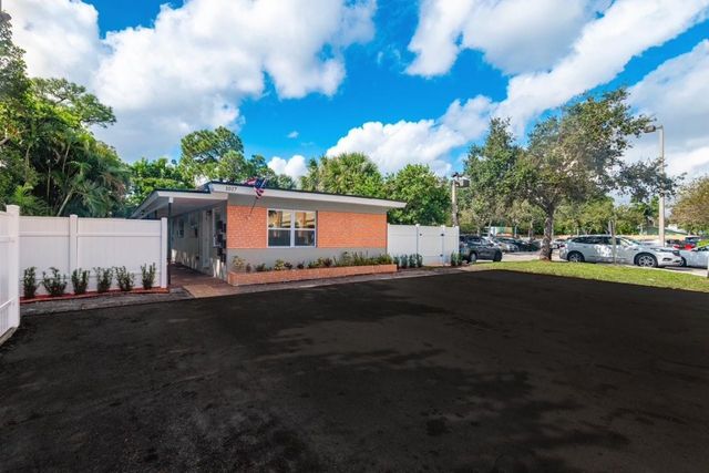 1017 NE 14th Avenue, Fort Lauderdale, FL 33304