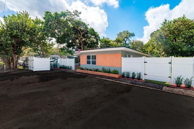 1017 NE 14th Avenue, Fort Lauderdale, FL 33304