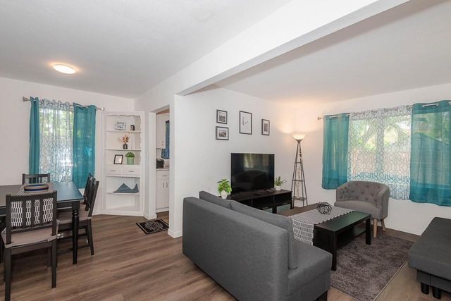 1017 NE 14th Avenue, Fort Lauderdale, FL 33304