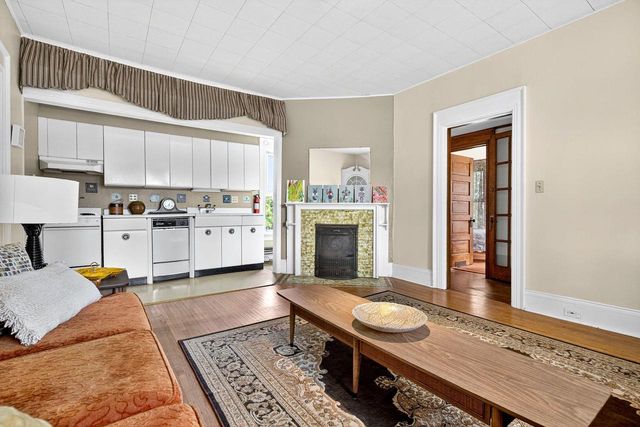 419 S CHURCH STREET, Neenah, WI 54956