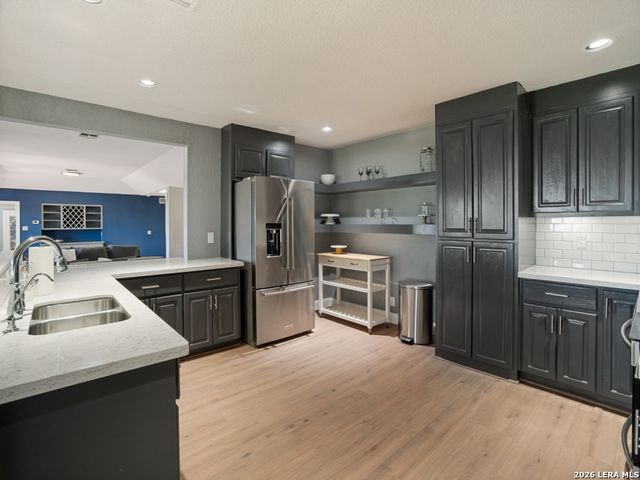 137 Lake View Dr, Boerne, TX 78006