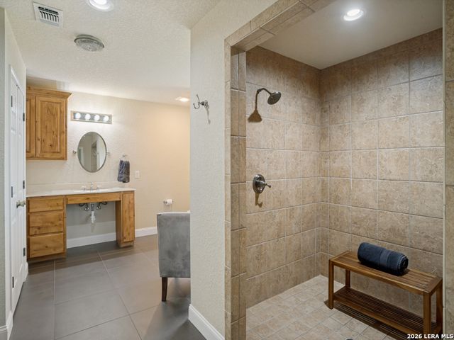 137 Lake View Dr, Boerne, TX 78006