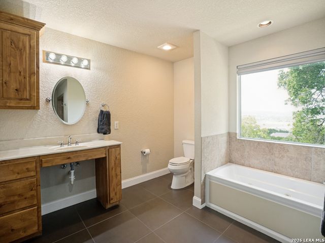 137 Lake View Dr, Boerne, TX 78006