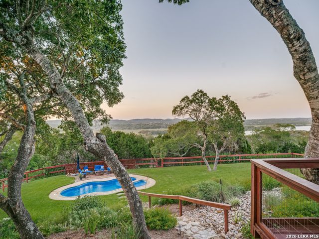 137 Lake View Dr, Boerne, TX 78006