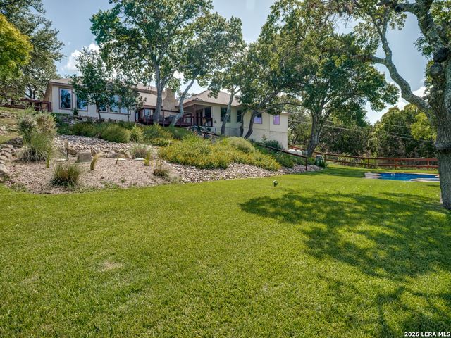 137 Lake View Dr, Boerne, TX 78006