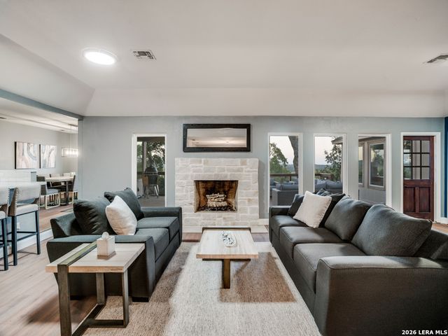 137 Lake View Dr, Boerne, TX 78006