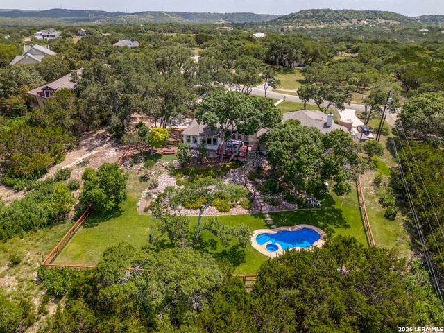 137 Lake View Dr, Boerne, TX 78006