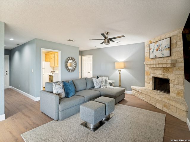 137 Lake View Dr, Boerne, TX 78006