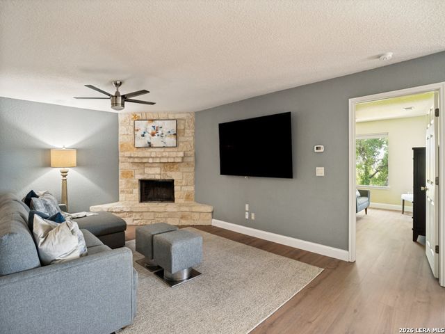 137 Lake View Dr, Boerne, TX 78006