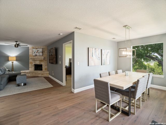 137 Lake View Dr, Boerne, TX 78006