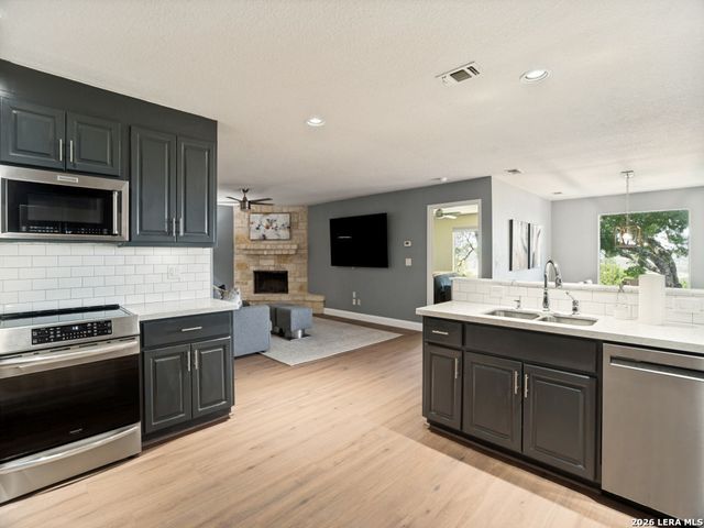 137 Lake View Dr, Boerne, TX 78006