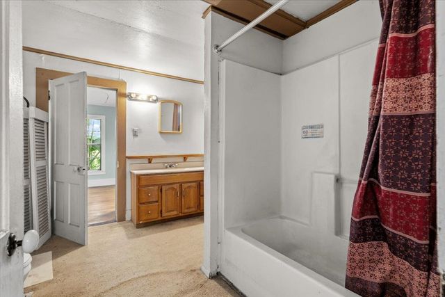 5612 HWY 71 E, Smithville, TX 78957