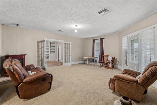 5612 HWY 71 E, Smithville, TX 78957