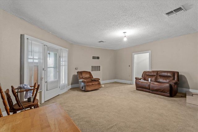 5612 HWY 71 E, Smithville, TX 78957