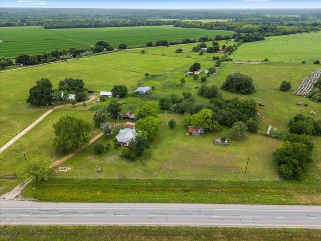 5612 HWY 71 E, Smithville, TX 78957
