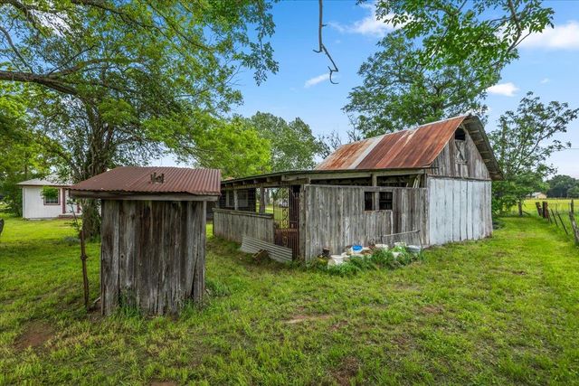 5612 HWY 71 E, Smithville, TX 78957