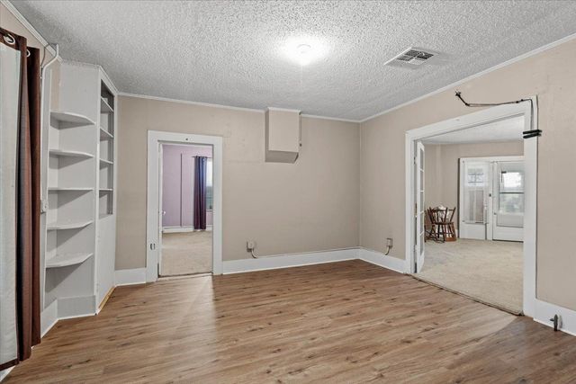5612 HWY 71 E, Smithville, TX 78957