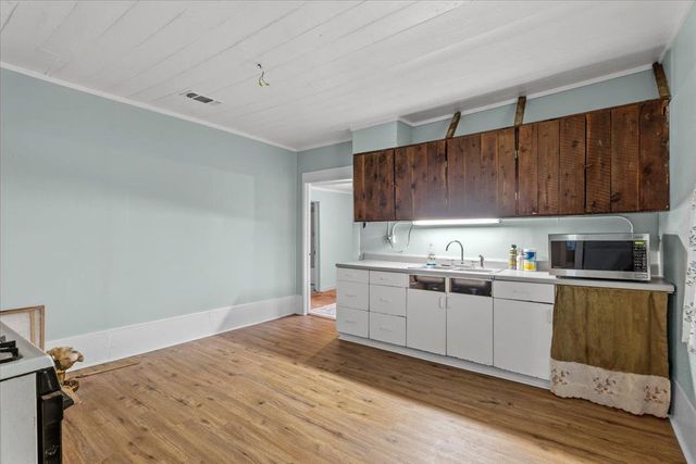 5612 HWY 71 E, Smithville, TX 78957
