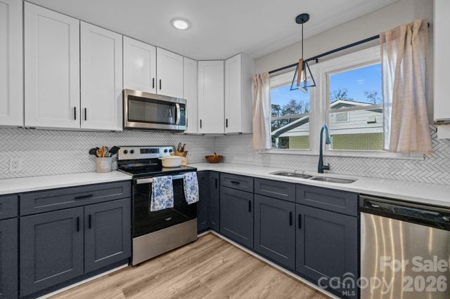 1036 Cutler Place, Charlotte, NC 28205