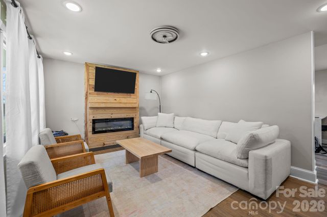 1036 Cutler Place, Charlotte, NC 28205