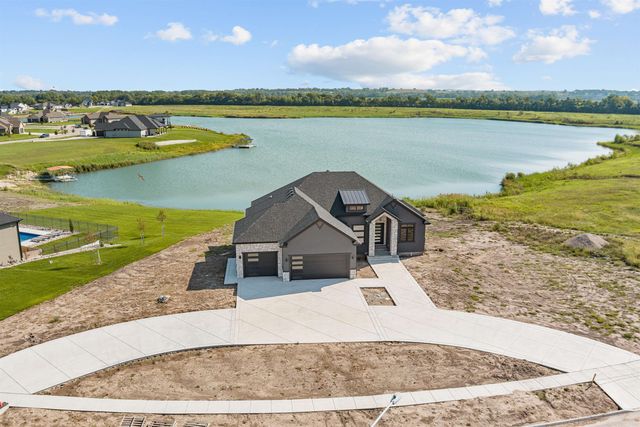 2905 Malibu Dr, Salina, KS 67401