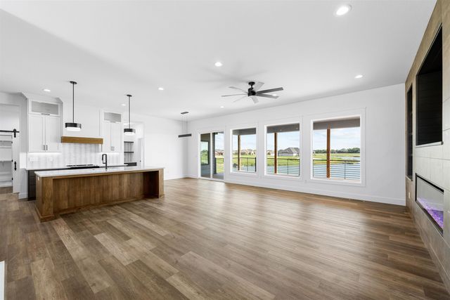 2905 Malibu Dr, Salina, KS 67401
