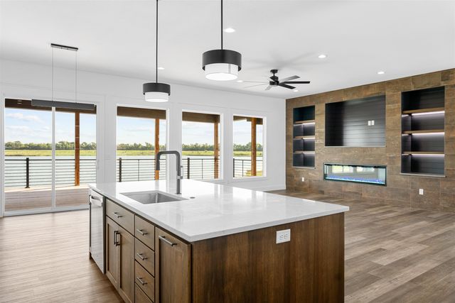2905 Malibu Dr, Salina, KS 67401