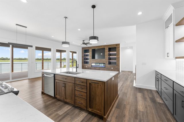 2905 Malibu Dr, Salina, KS 67401
