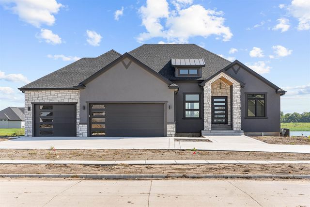 2905 Malibu Dr, Salina, KS 67401