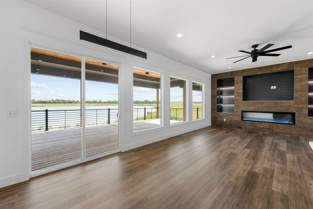 2905 Malibu Dr, Salina, KS 67401