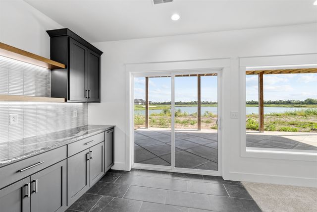 2905 Malibu Dr, Salina, KS 67401