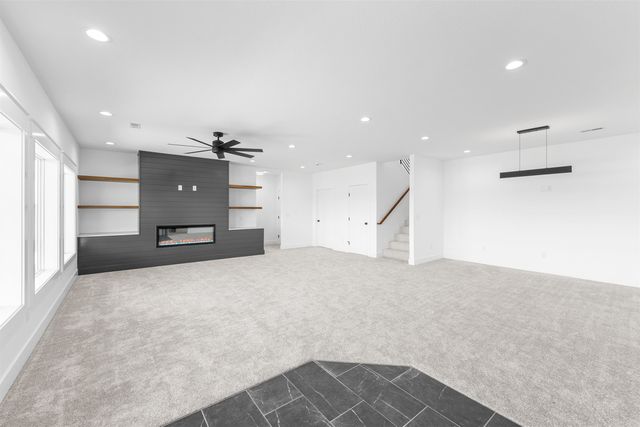 2905 Malibu Dr, Salina, KS 67401