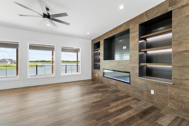 2905 Malibu Dr, Salina, KS 67401