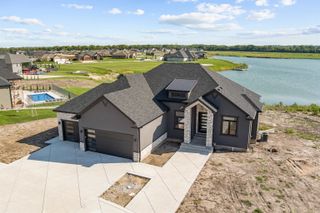 2905 Malibu Dr, Salina, KS 67401
