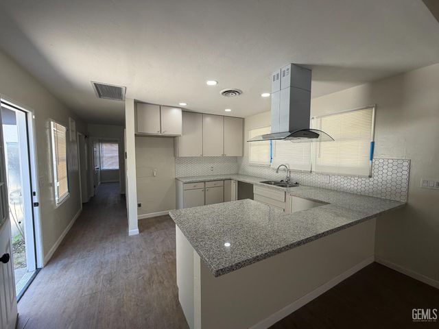 2800 Skyline Blvd, Bakersfield, CA 93305