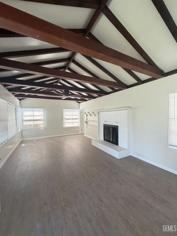 2800 Skyline Blvd, Bakersfield, CA 93305