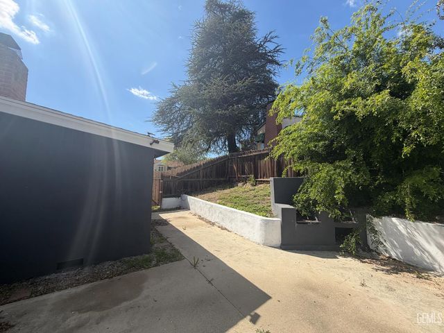 2800 Skyline Blvd, Bakersfield, CA 93305